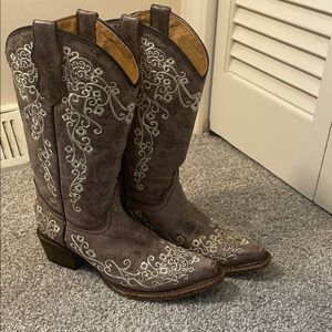 Corral Teens Brown leather western Heeled Boots w/ white embroidery Sz 2.5